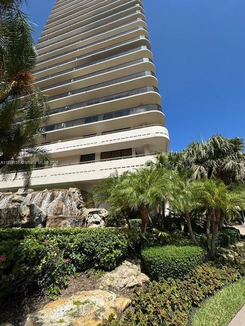 Building Photo - 19667 Turnberry Way Unit 5C