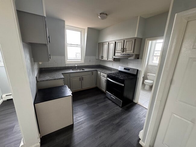 Photo - 720 27th St Unit 4