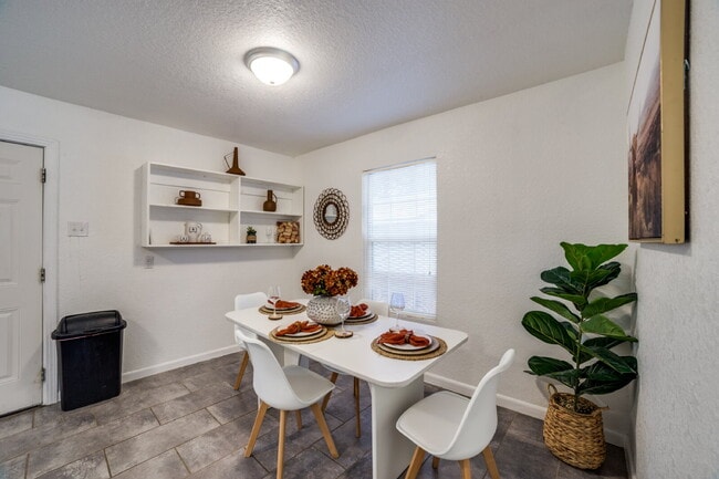 Photo - 114 Oxford Dr