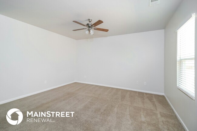 Photo - 190 Randette Dr