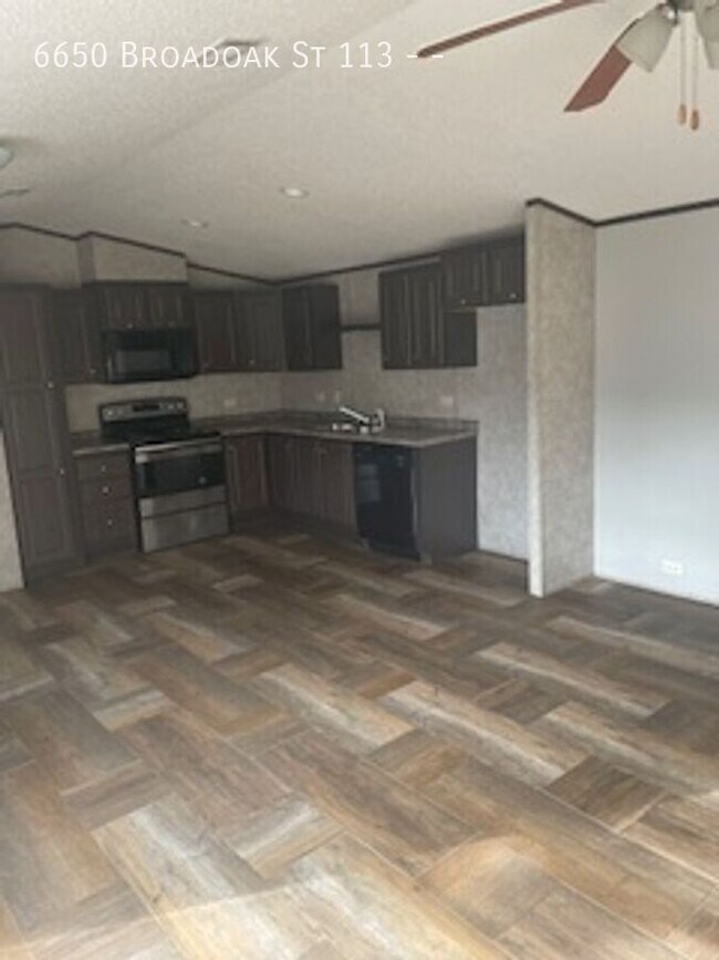 Photo - 6650 Broadoak St