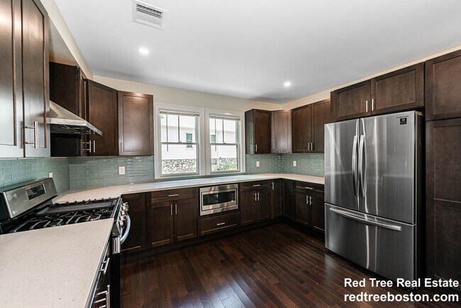 Photo - 174 Fulton St