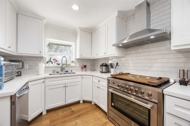 Photo - 2011 De Milo Dr