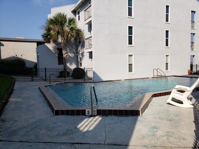 Building Photo - Oceanfront Condo on Beautiful Amelia Island