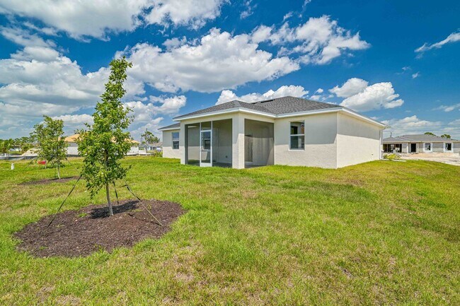 Photo - ** 3 + Den Home in NW Cape ~ 2 Car Garage **