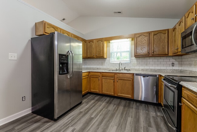 Photo - 772 Charleston Dr