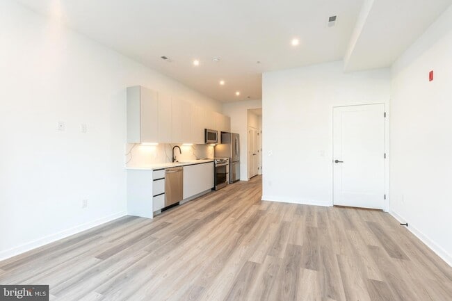 Photo - 3120 W Jefferson St Condo Unit 304