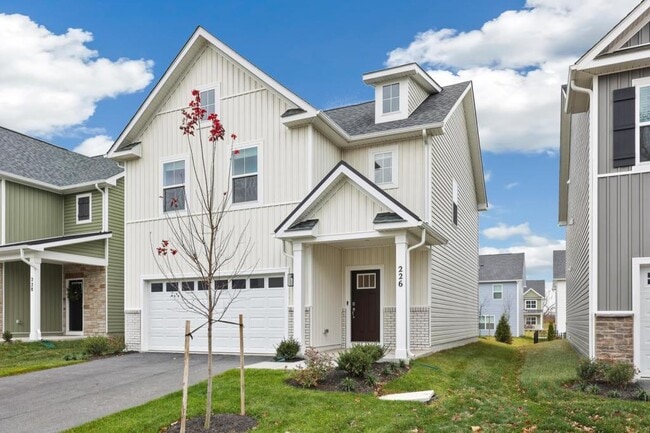 Photo - 226 Munsee Cir