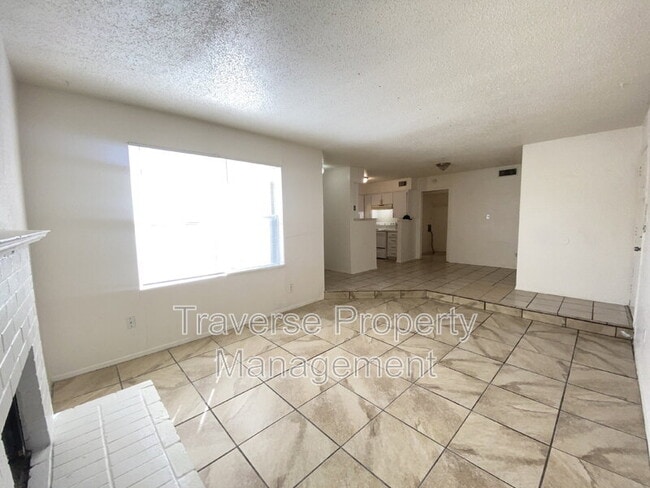 Photo - 6808 Trail Lake Dr Unidad #A