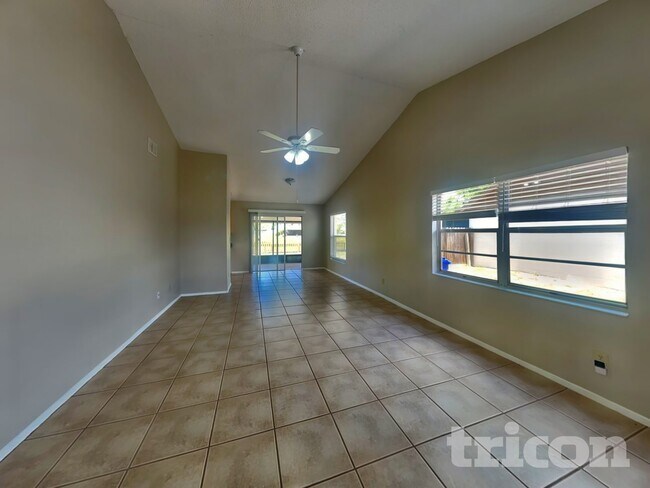 Photo - 13311 Laraway Dr