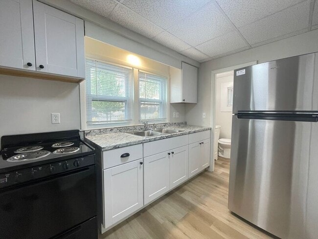 Building Photo - 45 Ashland St Rental