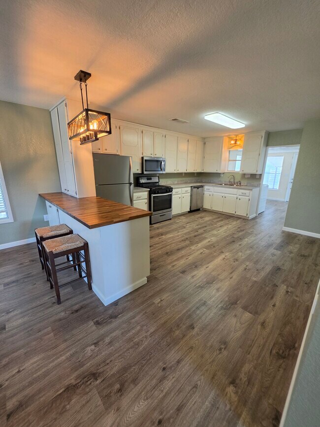 Photo - 503 2nd St