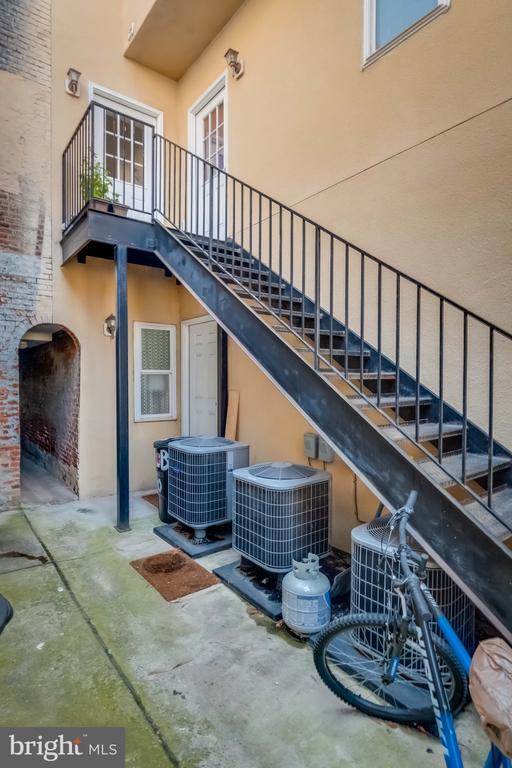 Photo - 910 S Charles St