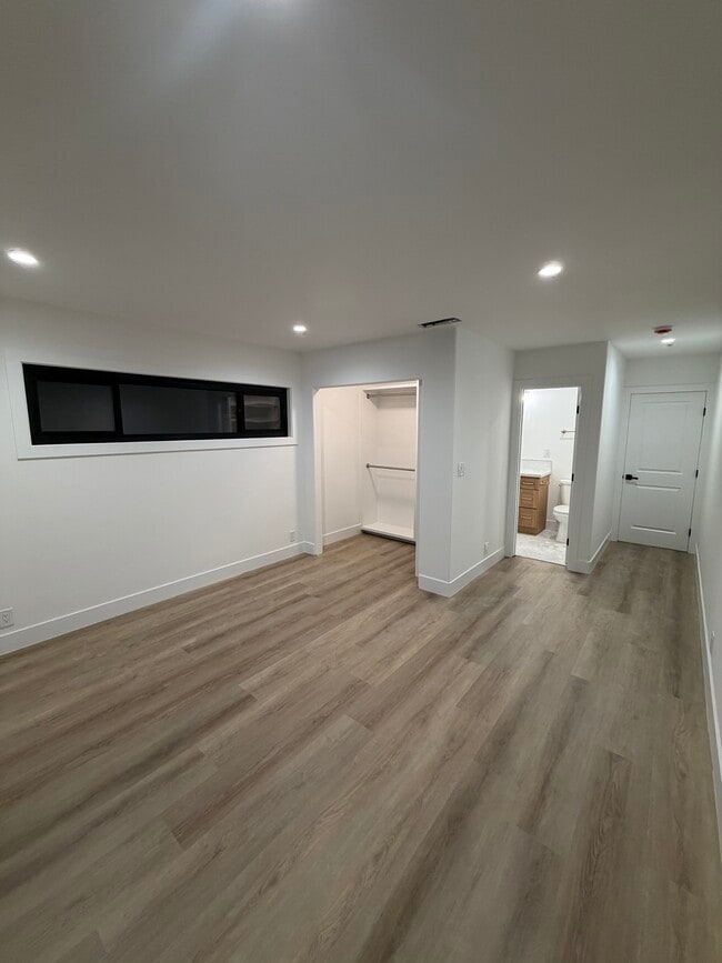 Photo - 8057 Nardian Way