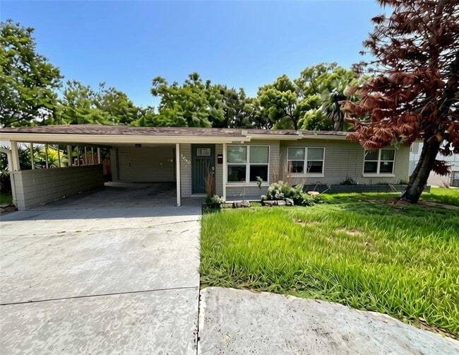 Building Photo - 1640 N Orange Ave