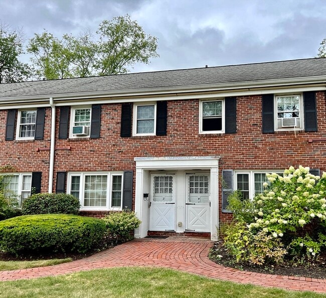 Building Photo - 276 Main St