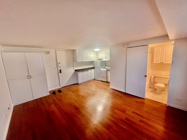 Photo - Five Regents/1 BD/1 BA/1 PK Unit 1401
