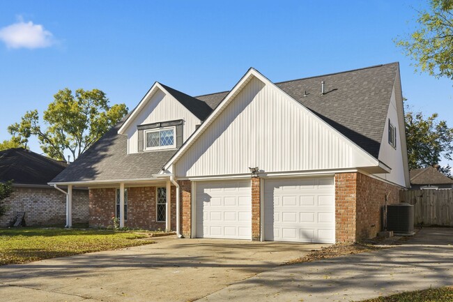 Photo - 2518 Henderson Ln