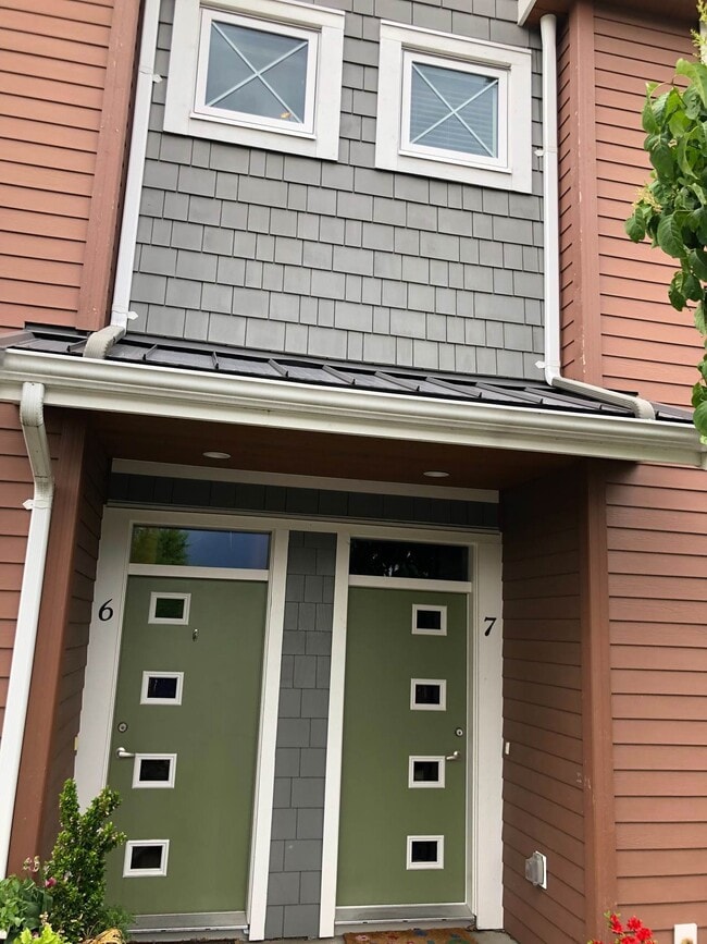 Building Photo - 45615-45615 Tamihi Way