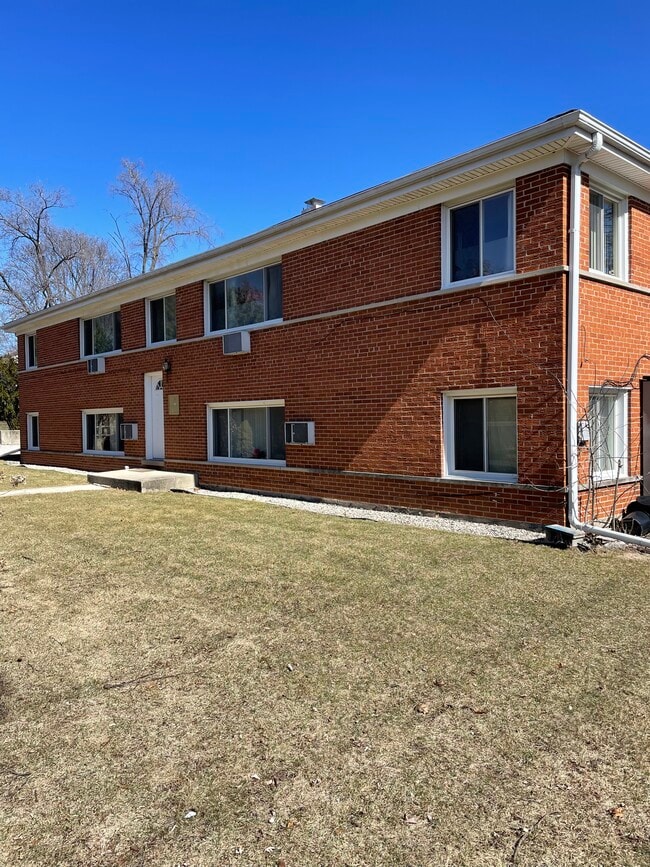 Building Photo - 28 N Main St Unit 1N
