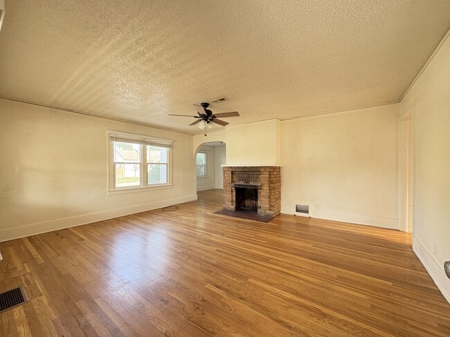 Photo - 522 W Pershing Blvd