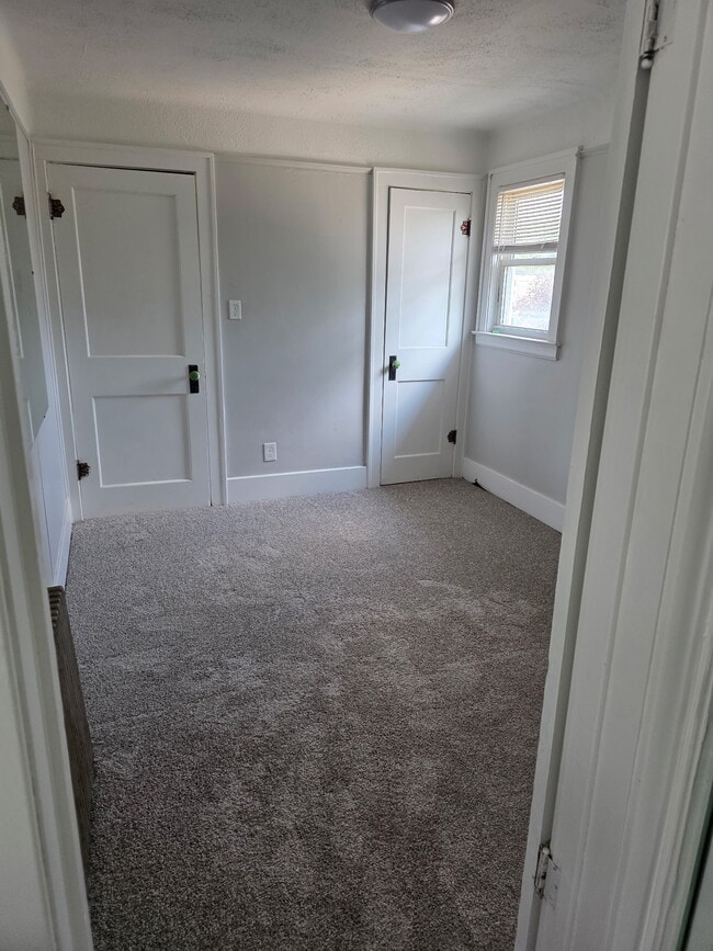 1665 Pagel Ave