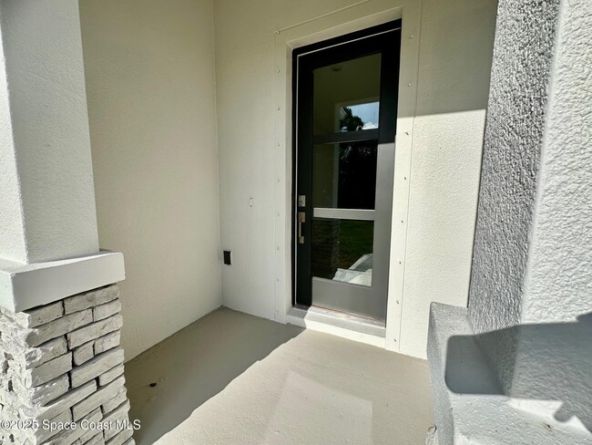 Photo - 1326 Seeley Cir NW