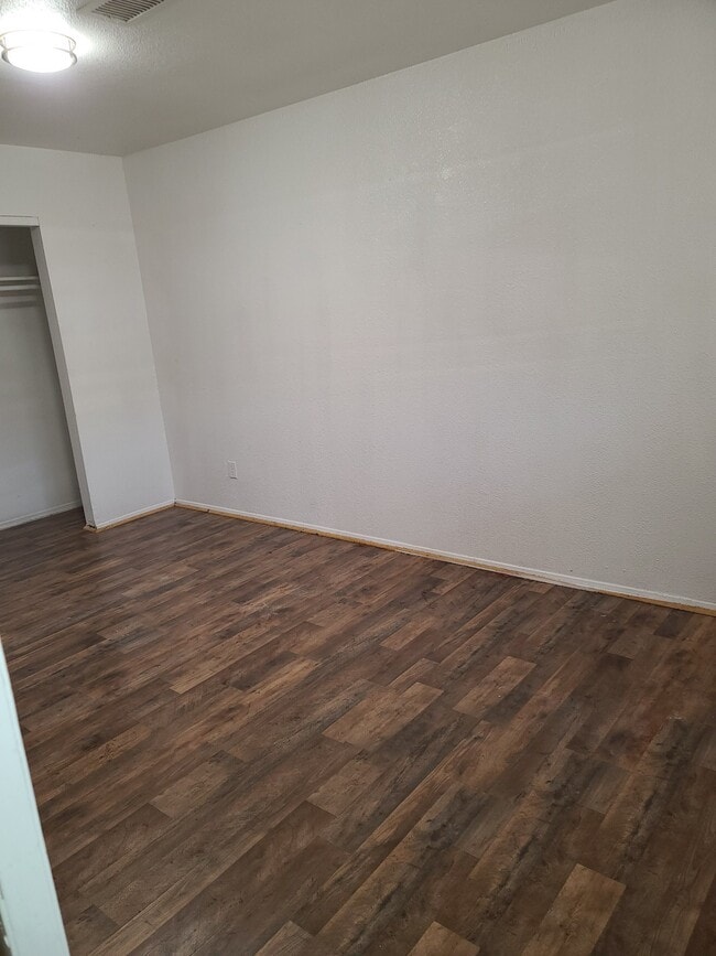 Building Photo - 733 N 11th St Unit 3 Rental