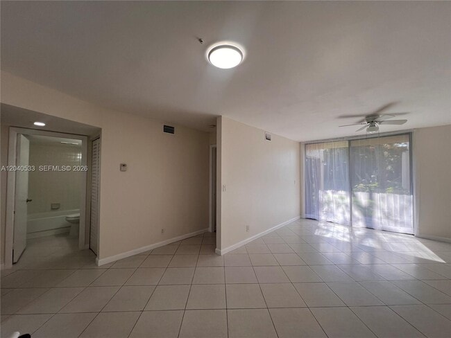 Photo - 5661 Riverside Dr Unidad 101B7