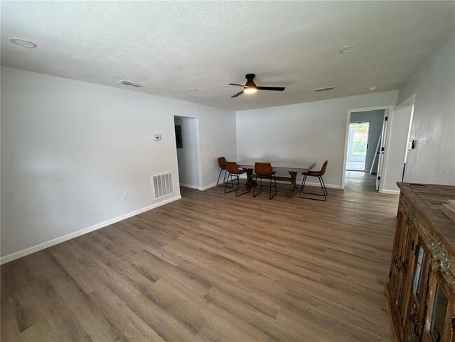 1407 Moselle Ave