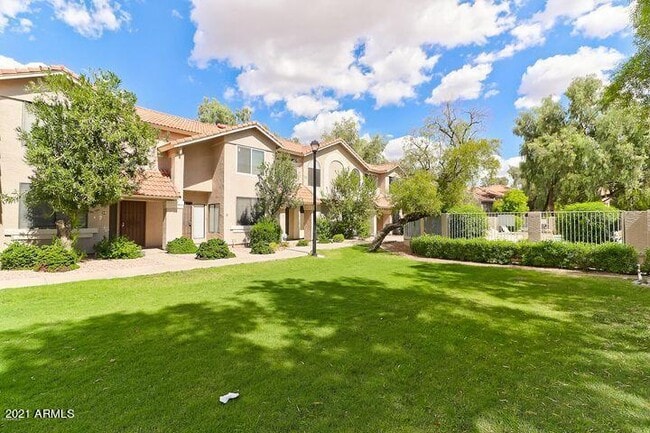 Photo - 500 N Roosevelt Ave