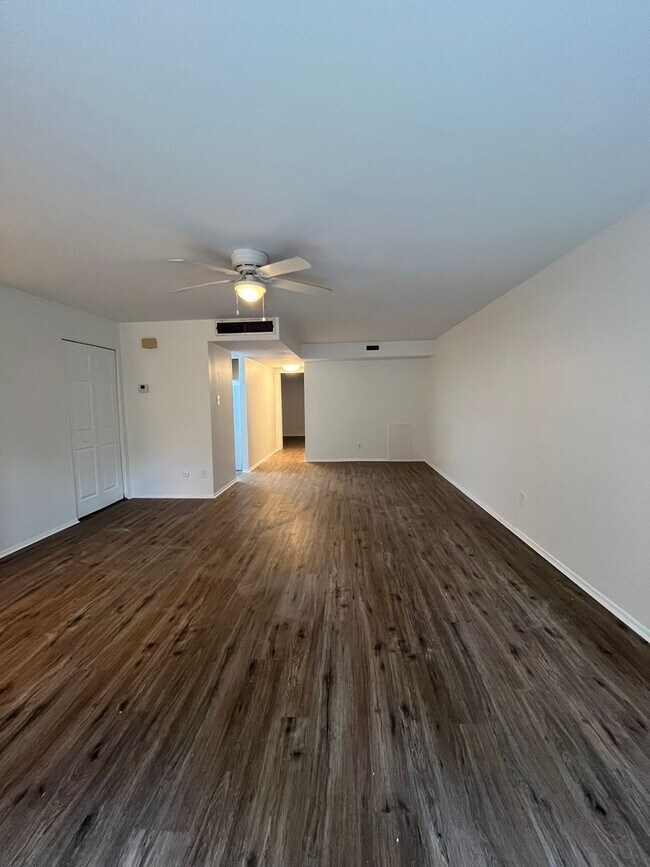 Photo - Spacious Three Bedroom Townhome in Society...