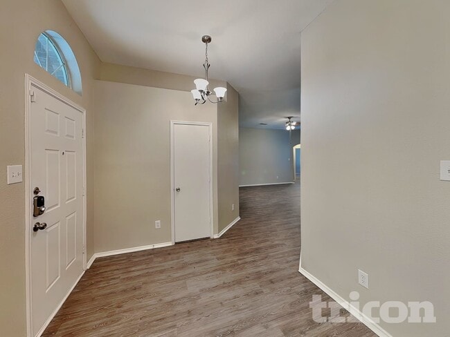 Photo - 1563 Nottingham Dr