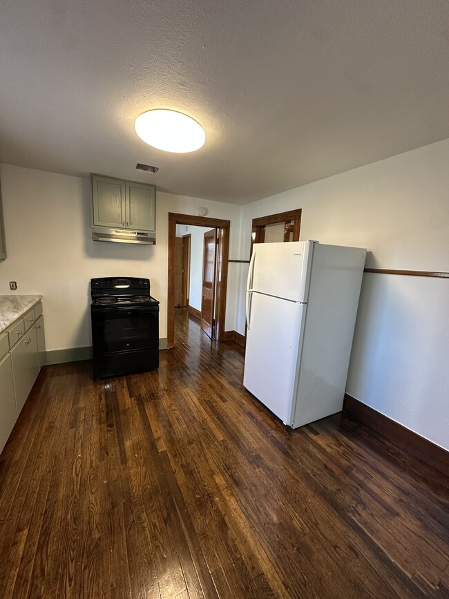 Photo - 900 Madeline Ave