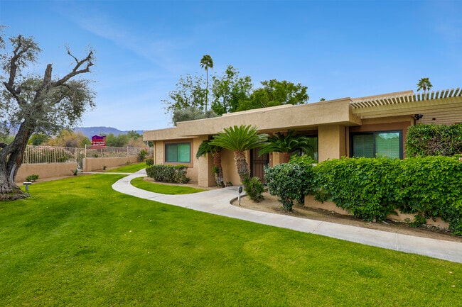 Building Photo - 73895 Saquaro Ct