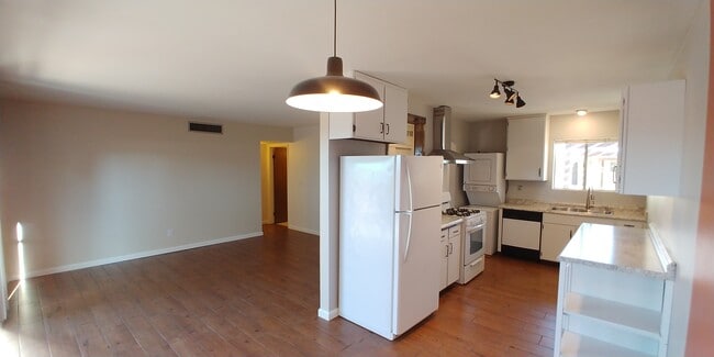 Photo - 4423 Plaza Vista Unit #B