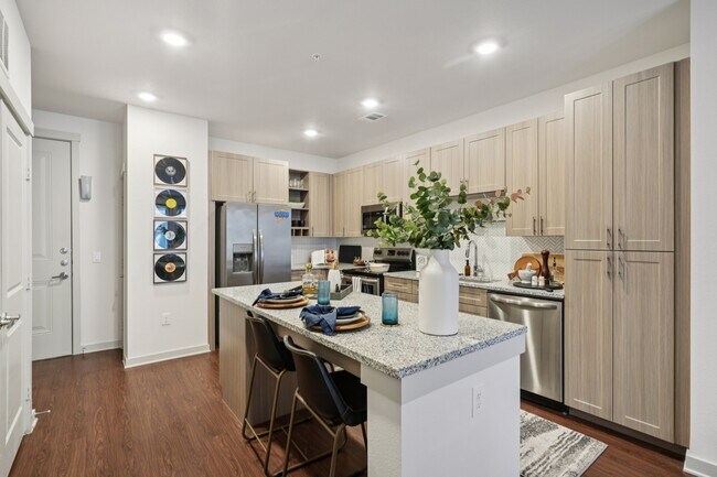 Photo - Montage Southside