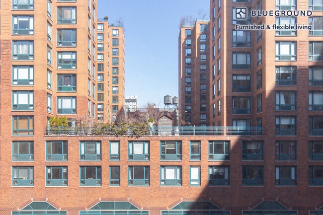 Photo - 145 4th Ave Unidad FL10-ID559