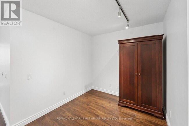 Photo - 1200 The Esplanade N Unit 908