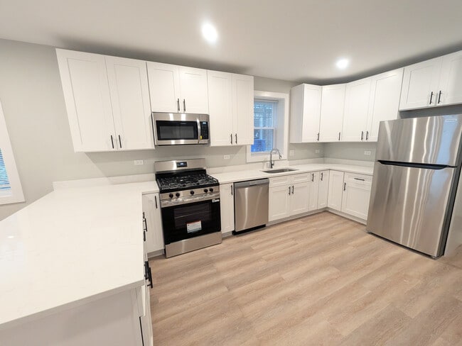 Photo - 2850 N Avers Ave Unit GDN