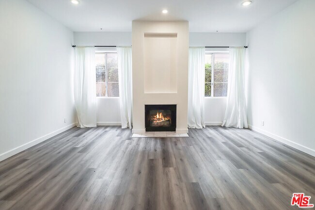 Photo - 11920 Goshen Ave Unidad 102 Rental