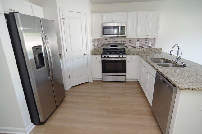 Photo - 2790 Prince Charles Ct