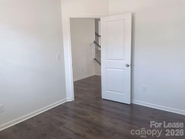 Photo - 5006 Beacon Ave