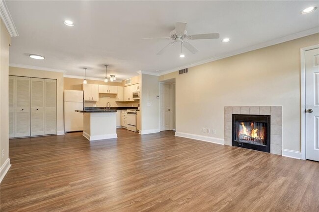 Photo - 370 Lake Placid Ct Unit 202