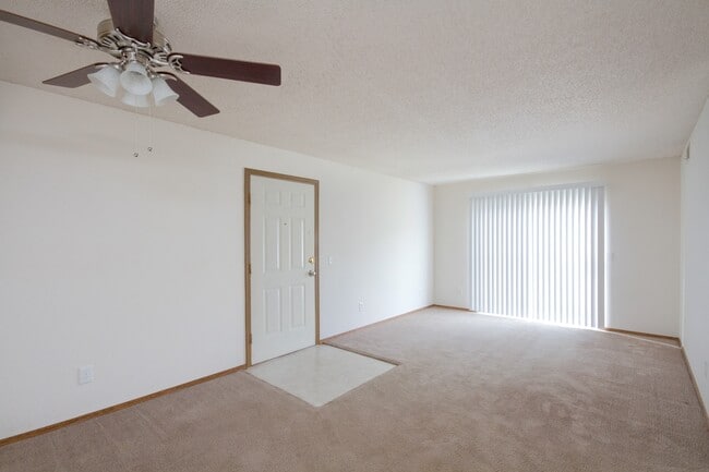 Living Area - Catalpa East