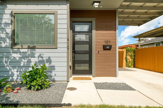 Photo - 419 Cactus St