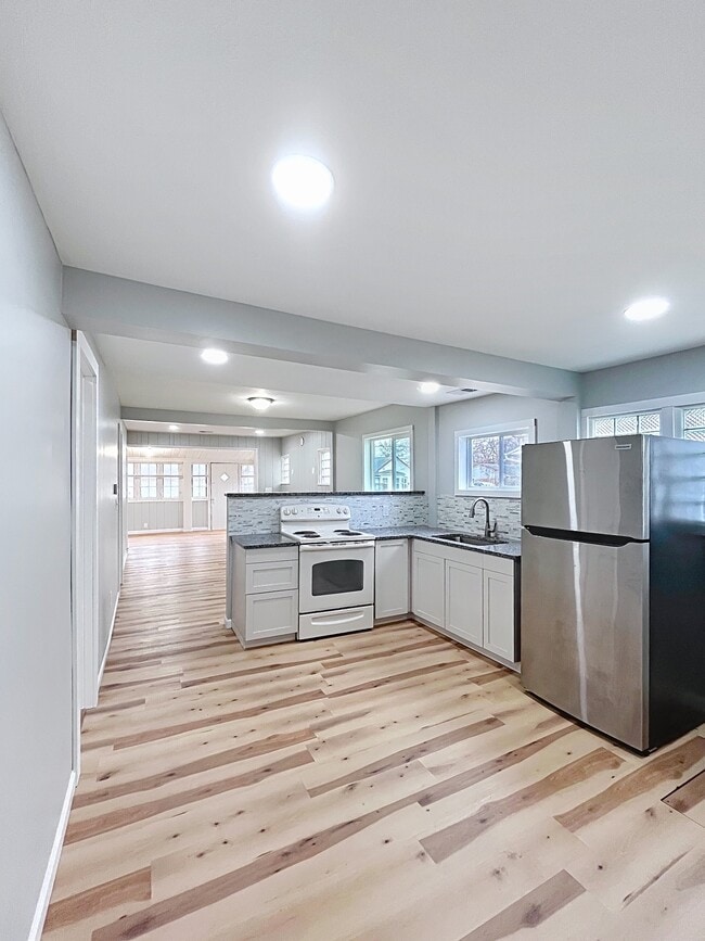 Building Photo - 38599 Plains Ct