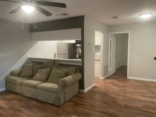 Photo - 821 W Harwood Rd Unidad Condo D