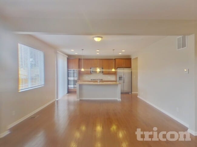 Photo - 1156 Raindrop Way