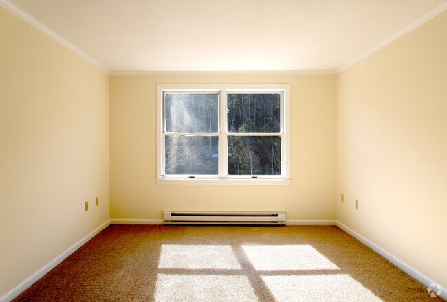 2Br, 1BA, - 850SF